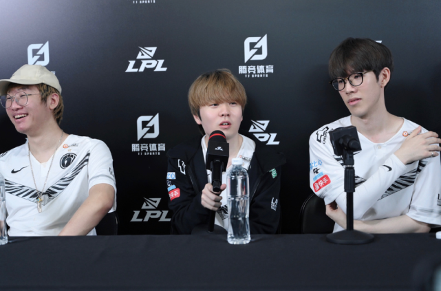 只是通过球 只是通过球