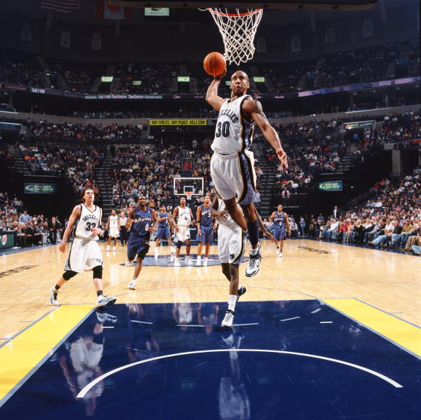 将皮球横传 将皮球横传