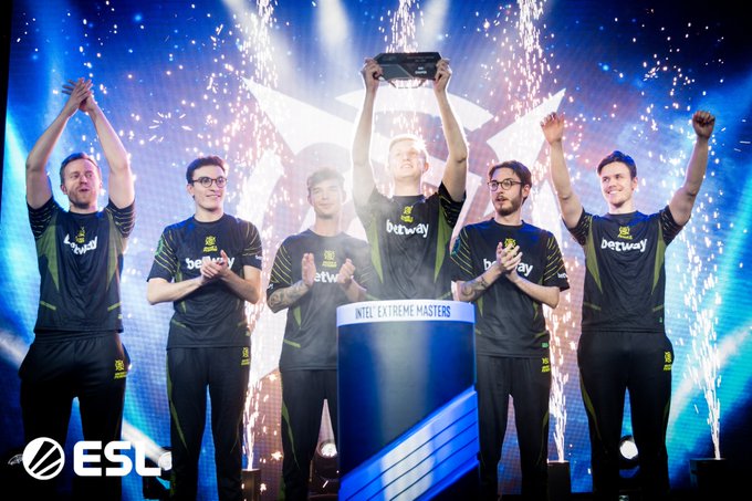 面对网球新 面对网球新