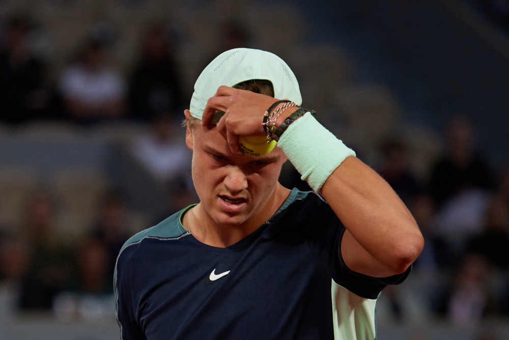 击地传球看 击地传球看